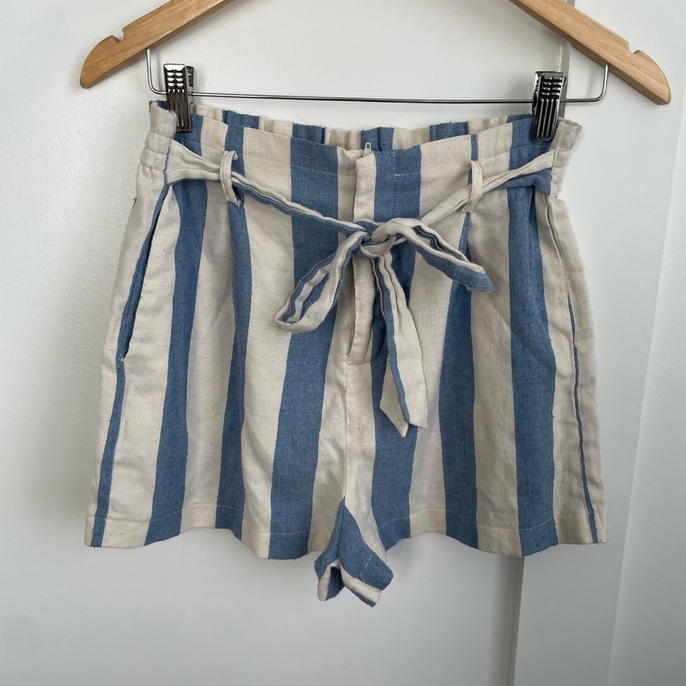 Forever 21 striped shorts with tie waist Sz M